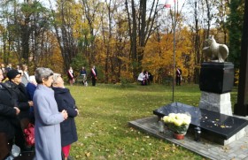 Zdjęcie dla aktualności: CELEBRUJEMY PAMIĘĆ OFIAR KATYNIA