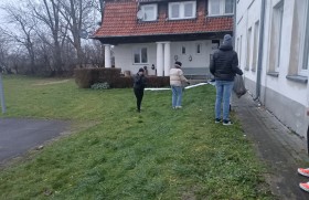 Zdjęcie dla aktualności: Przedświąteczne sprzątanie