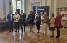 Zdjęcie dla aktualności: Nagrody Starosty i awanse na wyższe stopnie nauczycielskie