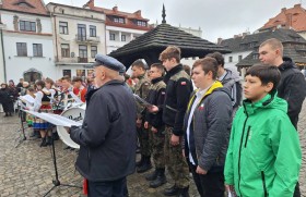 Zdjęcie dla aktualności: 107. rocznica odzyskania niepodległości przez Polskę.