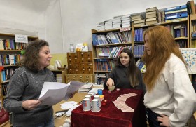 Zdjęcie dla aktualności: Andrzejki 2025 w bibliotece