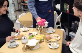 Zdjęcie dla aktualności: Klasa 2at nigdy nie wychodzi z zajęć głodna!