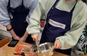 Zdjęcie dla aktualności: Kolejny dzień ze słodkościami u hotelarzy w klasie 1 at.