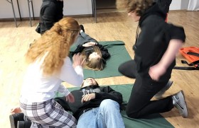 Zdjęcie dla aktualności: Warsztaty pierwszej pomocy w ramach akcji „Bezpieczne Ferie”.