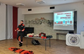 Zdjęcie dla aktualności: Warsztaty pierwszej pomocy w ramach akcji „Bezpieczne Ferie”.