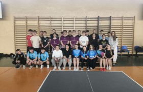 Zdjęcie dla aktualności: III miejsce w Rejonowych Zawodach w Drużynowym Tenisie Stołowym.