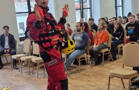 Zdjęcie dla aktualności: Bezpieczna zima - kampania społeczna kruchezycie.pl