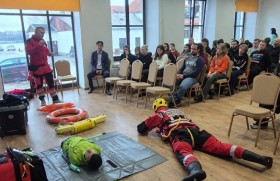 Zdjęcie dla aktualności: Bezpieczna zima - kampania społeczna kruchezycie.pl