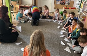 Zdjęcie dla aktualności: Z wizytą w kazimierskim przedszkolu.