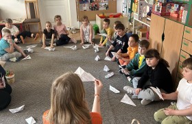 Zdjęcie dla aktualności: Z wizytą w kazimierskim przedszkolu.