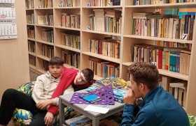 Zdjęcie dla aktualności: Lekcja biblioteczna- twórczo i wesoło