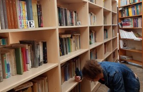 Zdjęcie dla aktualności: Lekcja biblioteczna- twórczo i wesoło