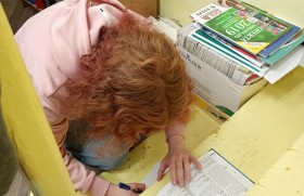 Zdjęcie dla aktualności: Lekcja biblioteczna- twórczo i wesoło